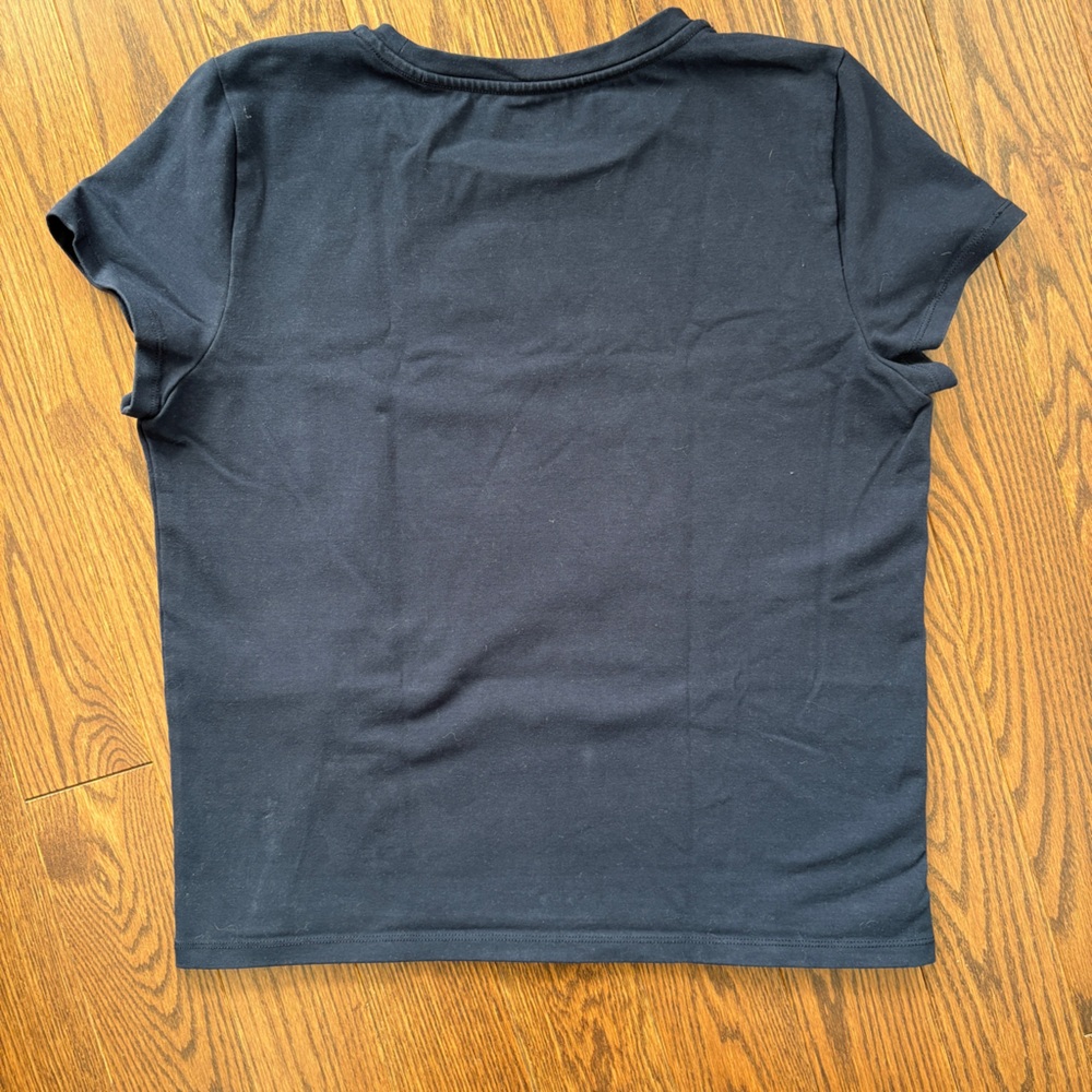 Aritzia TNA Hold-It Ortiz T-Shirt Navy Size XL - Picture 5 of 5